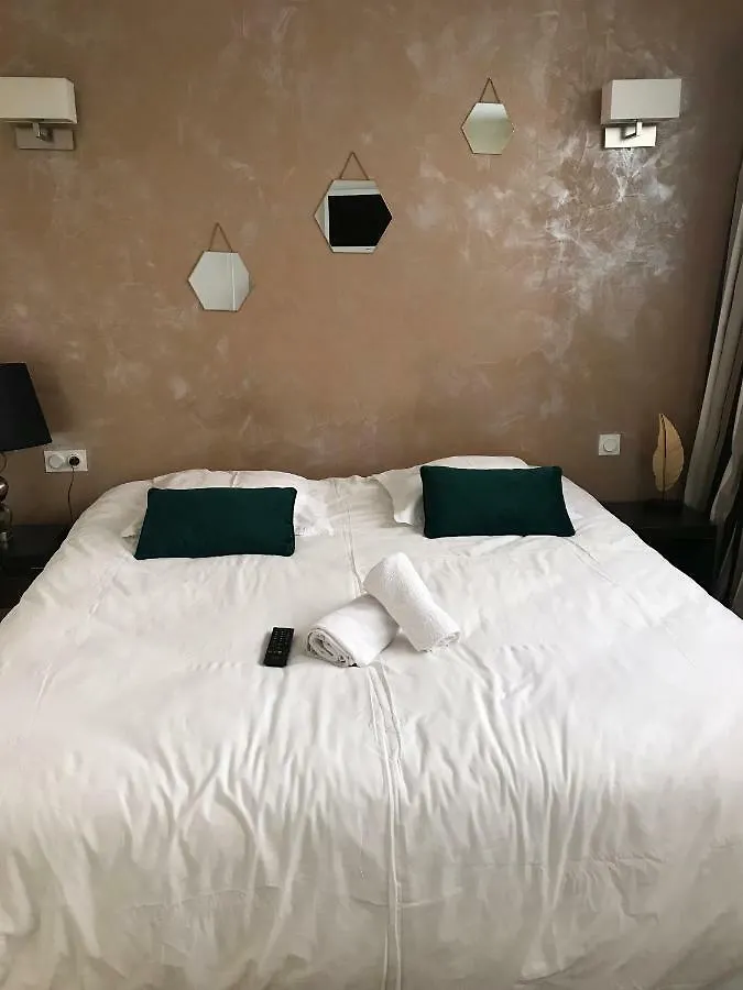 Albi Home - Vigan Apartment